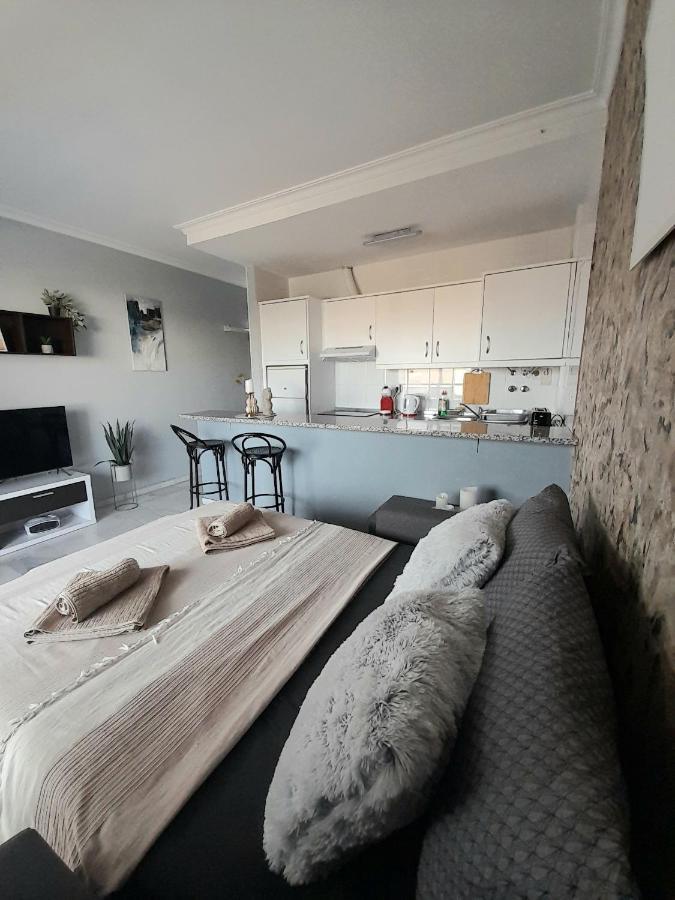 Nice Apartment Near The Beach ฟูเอนฮิโรลา ภายนอก รูปภาพ